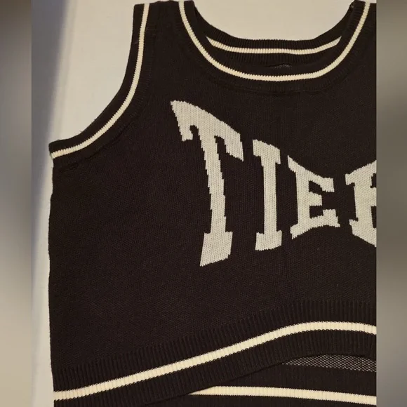 Women Brown Sleeveless Top - Picture 2 of 14